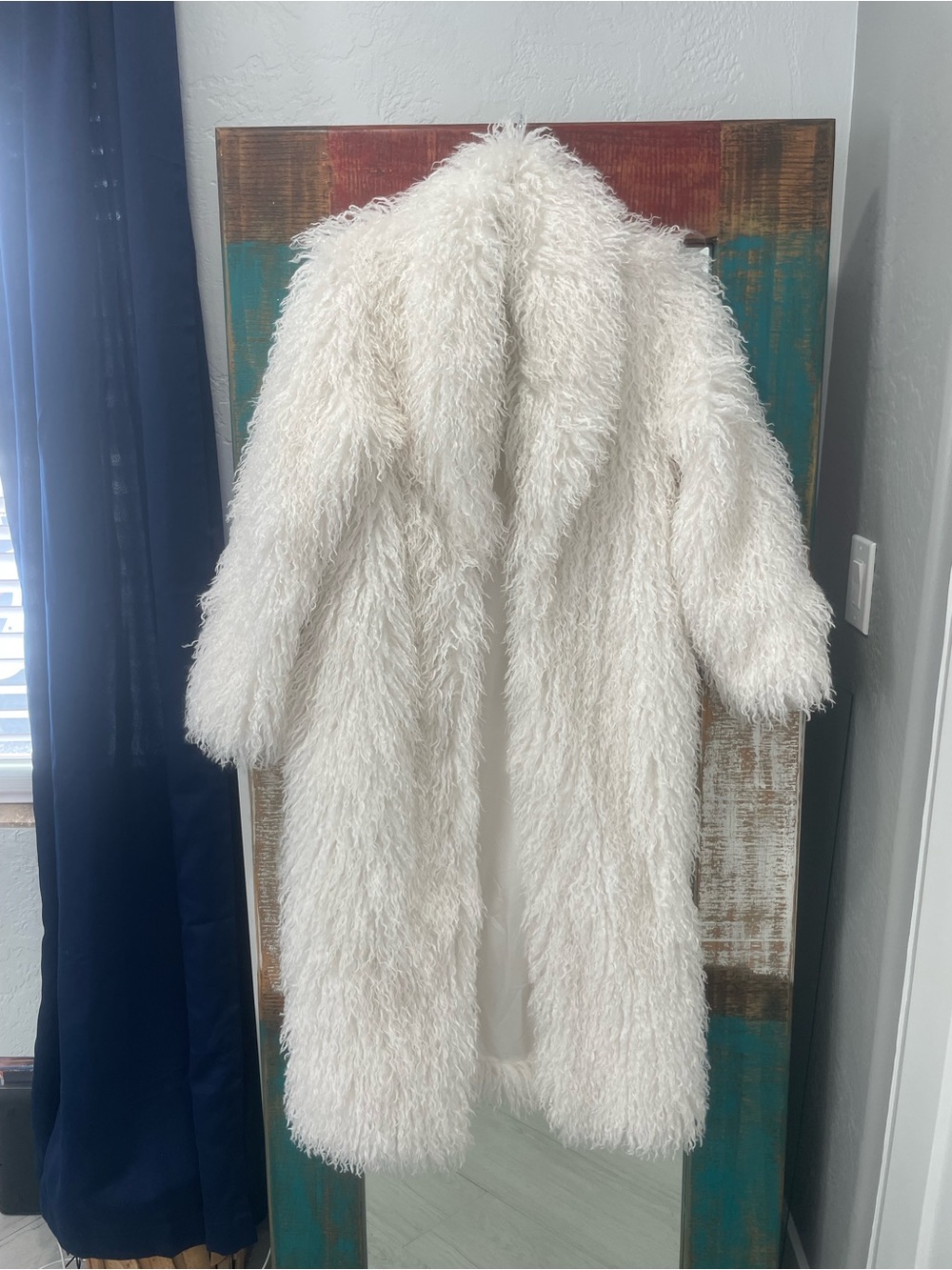 Women's Faux Fur Shag Coat - white